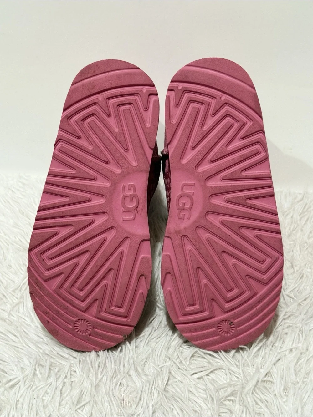 UGG  Girls Classic II Pink Glitter Leopard  Boots Size:3
